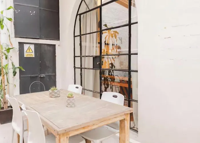 Quiet Facing Parque Espana In Condesa Apartment