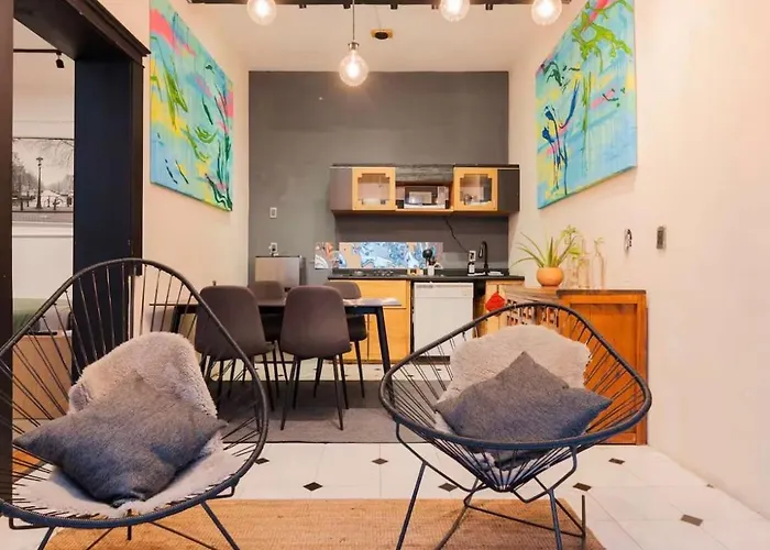 Quiet Facing Parque Espana In Condesa Apartment