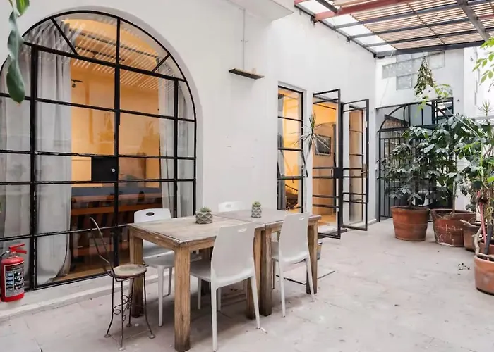 Quiet Facing Parque Espana In Condesa Apartment Mexico City