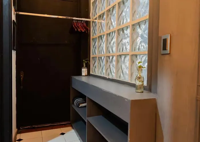 Quiet Facing Parque Espana In Condesa Apartment Mexico City