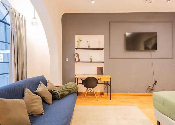Quiet Facing Parque Espana In Condesa Apartment
